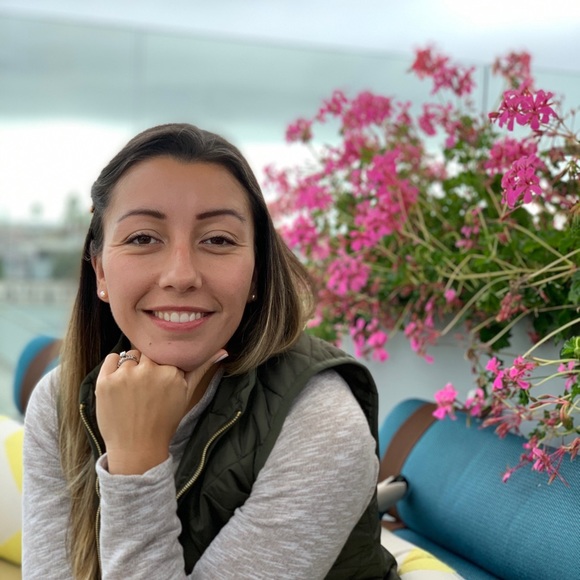 Meet your Posher, Rhandi - Picture 1 of 1